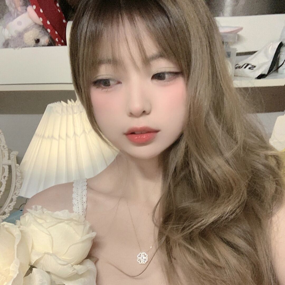 《某女网红自曝被公司老板性骚扰，录音曝光》配图