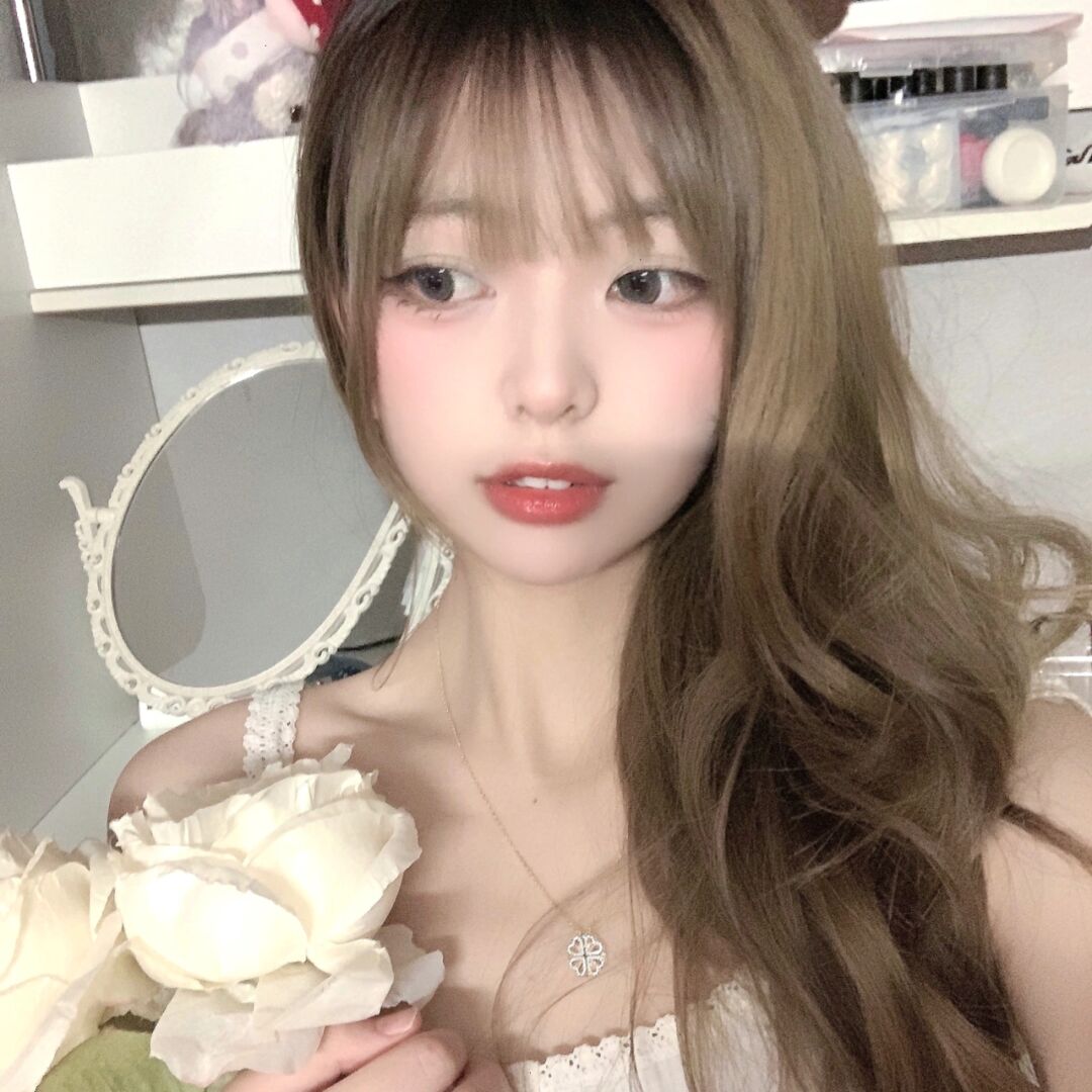《某网红夫妻被曝离婚，合体直播只为捞金》配图
