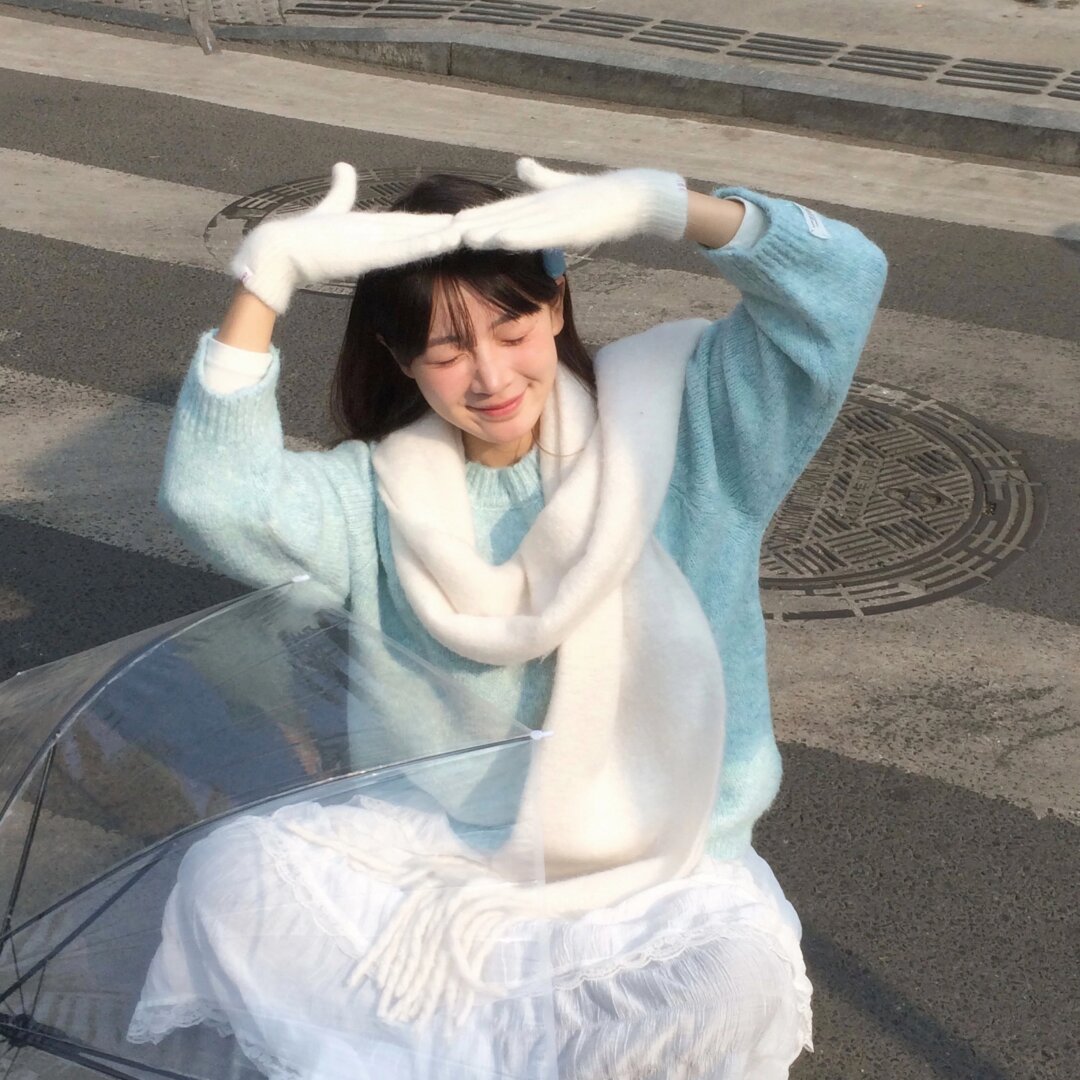 《某男星被前女友曝劈腿多人，聊天记录露骨》配图